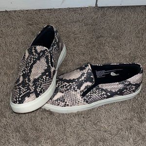 A New Day Size 8 Snake Skin Slip On Shoes